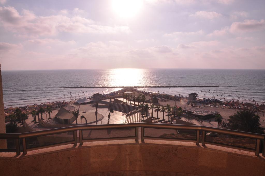 Hotel Blue Weiss Netanya Oda fotoğraf